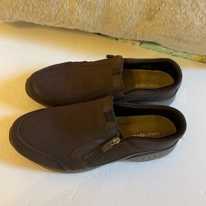 Easy Spirit Women's Brown Slip-On Loafers